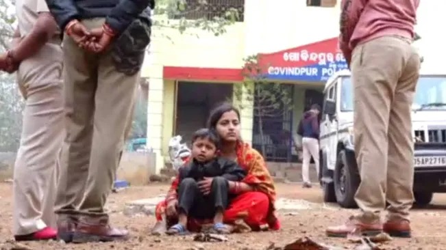 ओडिशा में पीएम मोदी से मिलने जा रही लापता पीहू की मां को पुलिस ने उठाया