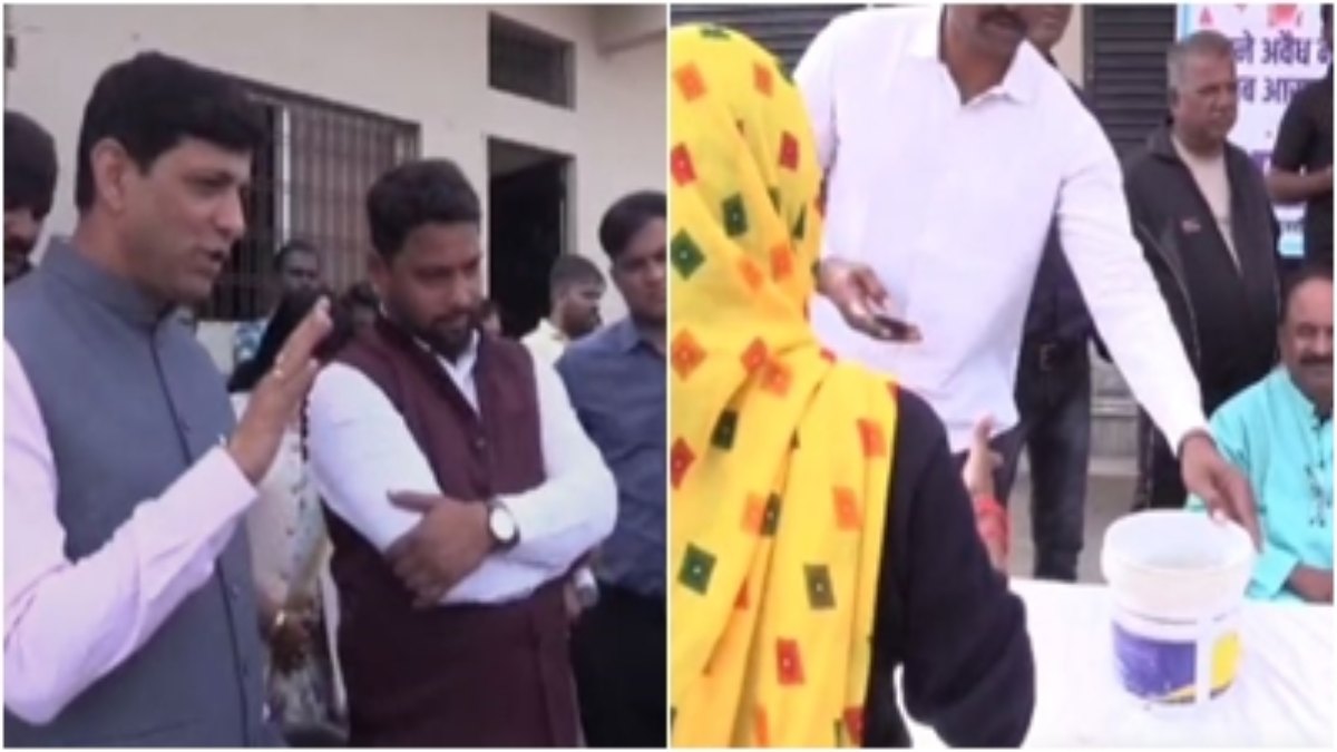 महापौर के सामने महिला ने रखी गंदे पानी से भरी बाल्टी, कहा- गटर जैसा पानी आ रहा वैध कनेक्शन कराने का क्या फायदा  