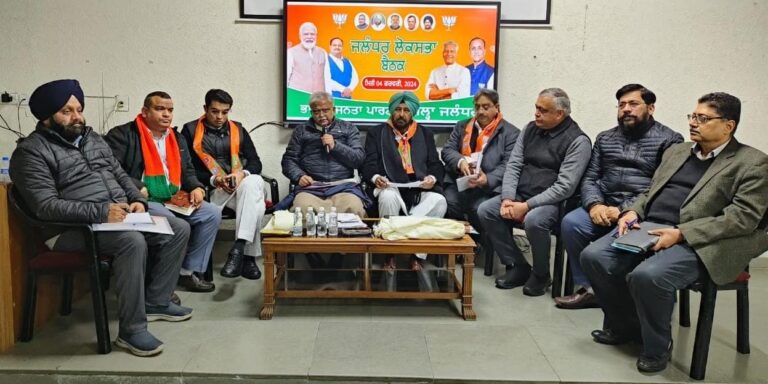 भाजपा सांसद बनने से ही खुलेंगे विकास के मार्ग : ढिल्लों
