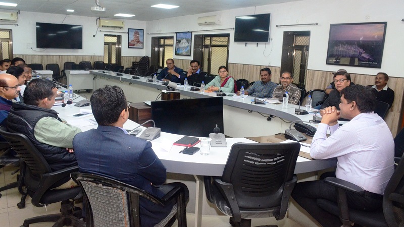 Rajasthan News: लोकसभा आम चुनाव की तैयारियों के लिए विभिन्न प्रकोष्ठों के प्रभारी अधिकारियों की बैठक सम्पन्न