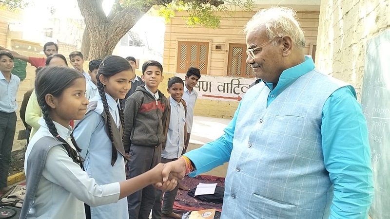 Rajasthan News: स्कूलों में गंदगी देख भड़के शिक्षा मंत्री मदन दिलावर