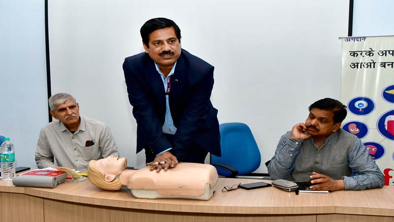Rajasthan News: जयपुर डिस्कॉम की अनूठी पहल, 30 अभियंताओं एवं कर्मचारियों को मिला बेसिक लाइफ सपोर्ट का प्रशिक्षण