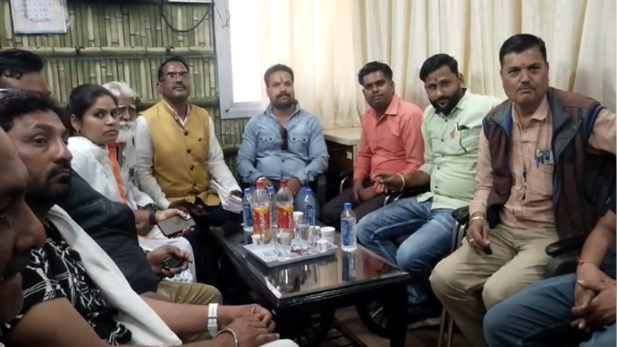 CMO के साथ मारपीट: पार्षद प्रतिनिधियों ने जमकर पीटा, जानिए पूरा मामला  