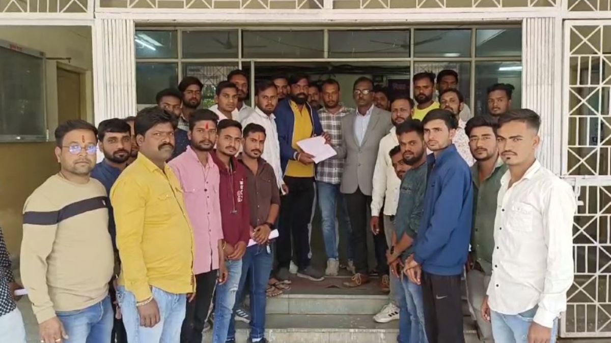 प्रशासन से टकराने के मूड में डीजे संचालक: बाजा बजाने को लेकर कलेक्ट्रेट में सौंपा ज्ञापन, परिवार के साथ धरना प्रदर्शन की चेतावनी