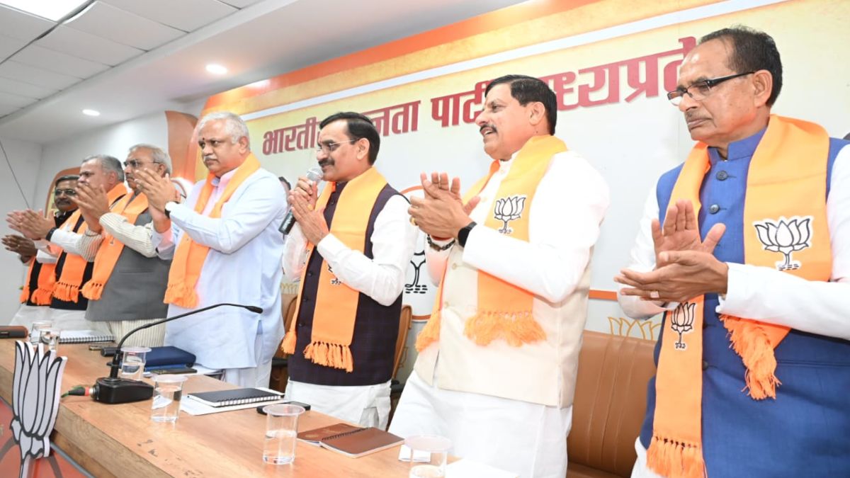 बीजेपी की बैठक के अंदर की खबरः आदिवासी अंचल से होगा लोकसभा चुनाव का आगाज, 11 को PM का दौरा
