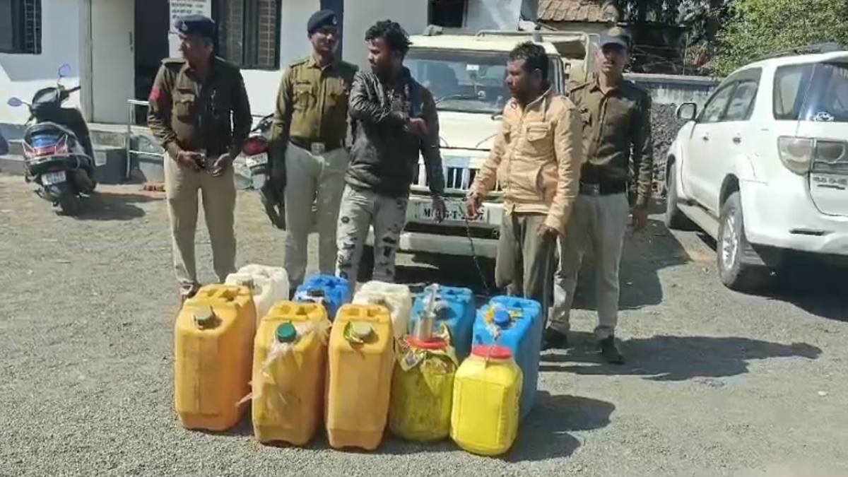 चाकू की नोक पर डीजल चोरी करने वाला गिरोह पकड़ाया, 100 लीटर से अधिक डीजल व बोलेरो वाहन जब्त