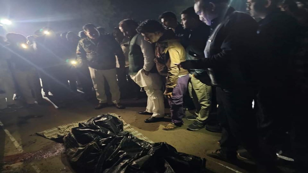 सड़क हादसे में पति पत्नी की मौतः दर्शन के लिए मंदिर जा रहे बाइक सवार व्यापारी दंपती को डंपर ने रौंदा, MLA भार्गव पहुंचे घटनास्थल