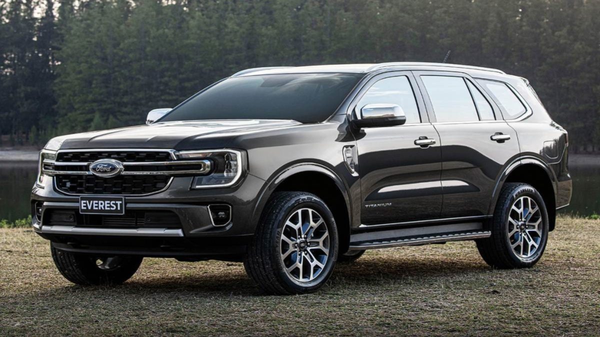 Ford Endeavour : Toyota Fortuner की बढ़ने वाली है मुश्किलें, 10 गियर और मसक्यूलर लुक के साथ धांसू अंदाज में आ रही है Ford Endeavour…