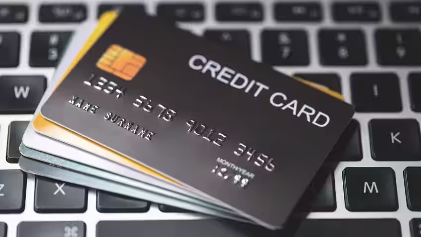 FD Backed Credit Card: फिक्स्ड डिपॉजिट पर मिलेगा क्रेडिट कार्ड, जानिए कितना मिलेगा ब्याज और कौन-कौन ले सकते हैं इस सुविधा का लाभ ?