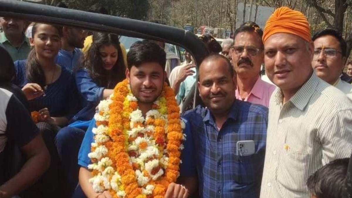 क्रिकेटर सौम्य पाण्डेय का भव्य स्वागत: अंडर-19 विश्व कप में बनाया कीर्तिमान, तोड़ा था रवि बिश्नोई का रिकॉर्ड
