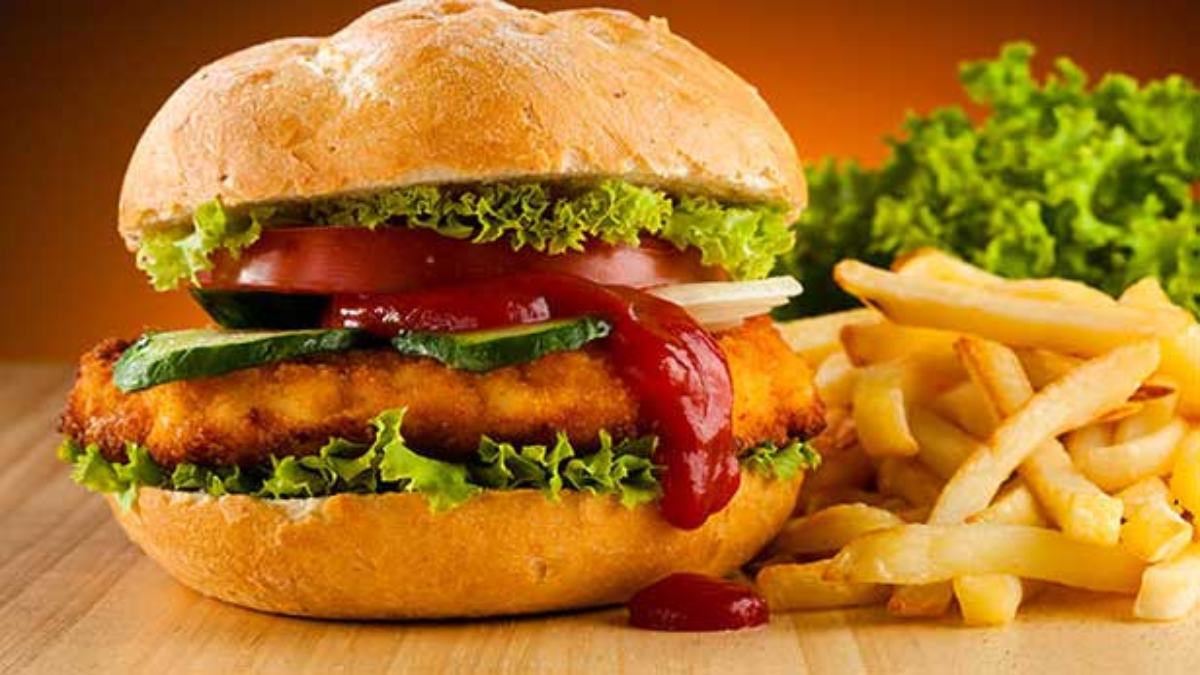 वेज बर्गर में निकला नॉनवेज: Zomato से किया था ऑर्डर, Veg की जगह Nonvege किया डिलीवर, उपभोक्ता फोरम पहुंचा मामला