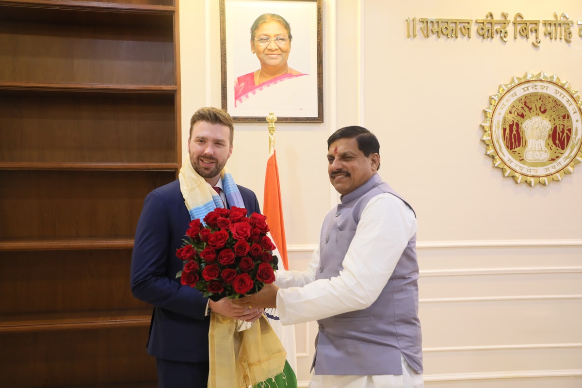 CM मोहन यादव से अमेरिकी महावाणिज्य दूतावास के दल ने की भेंट, कृषि, टूरिज्म के क्षेत्र में निवेश और महिला सशक्तिकरण पर हुई चर्चा