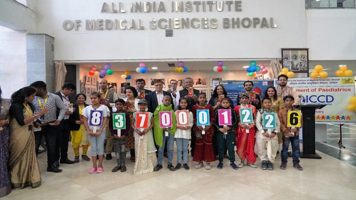 Bhopal AIIMS में कैंसर पीड़ितों के लिए हेल्पलाइन नंबर जारी: 7 दिनों तक 24 घंटे रहेगा चालू, निकटतम उपचार केंद्र पता लगाने में मिलेगी मदद