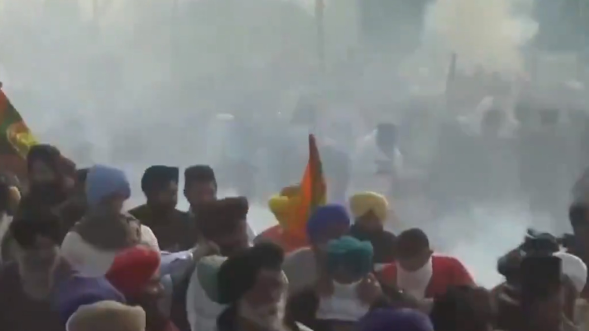 किसानों के ‘दिल्ली चलो’ में शंभू बार्डन बना रोड़ा, ड्रोन से पुलिस दाग रही आंसू गैस के गोले…