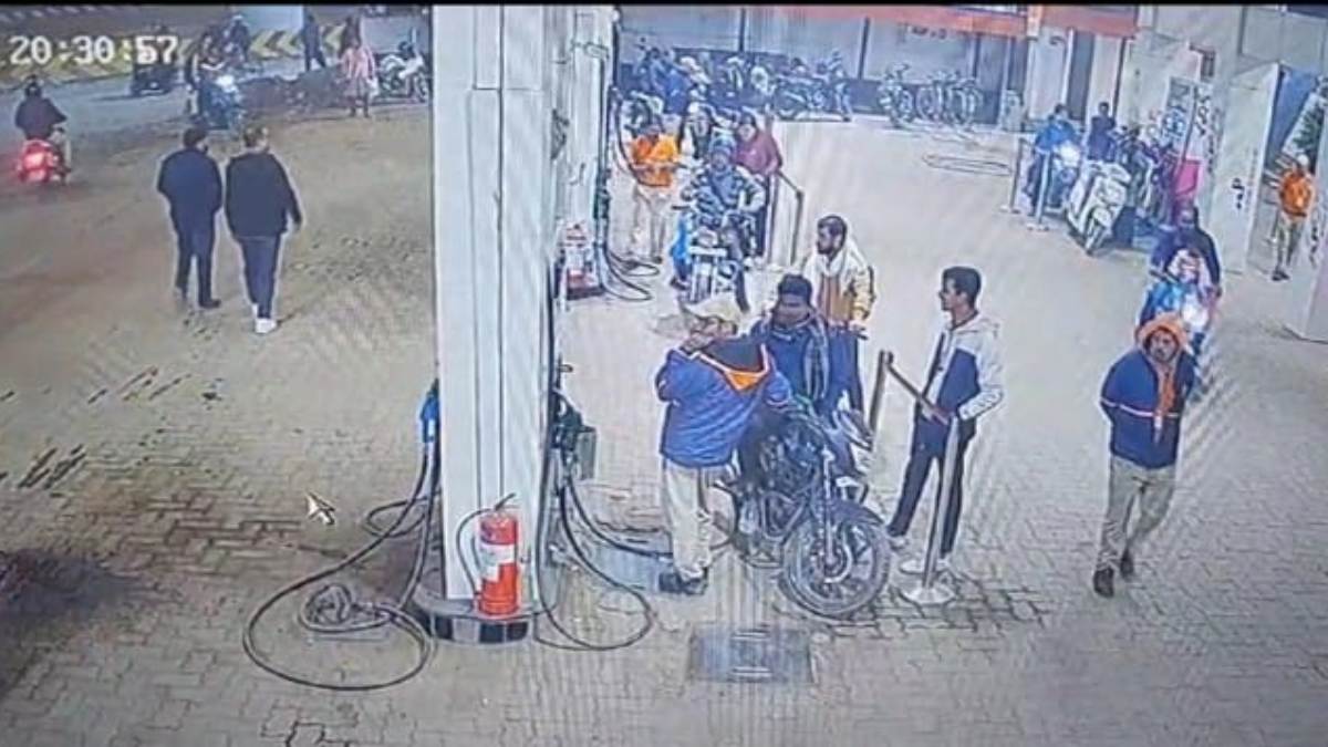 पेट्रोल पंप में उत्पात मचाने वाले 8 बदमाश गिरफ्तार: पैसे मांगने पर कर्मचारियों पर किया था लाठी-डंडों और बेसबॉल बैट से हमला