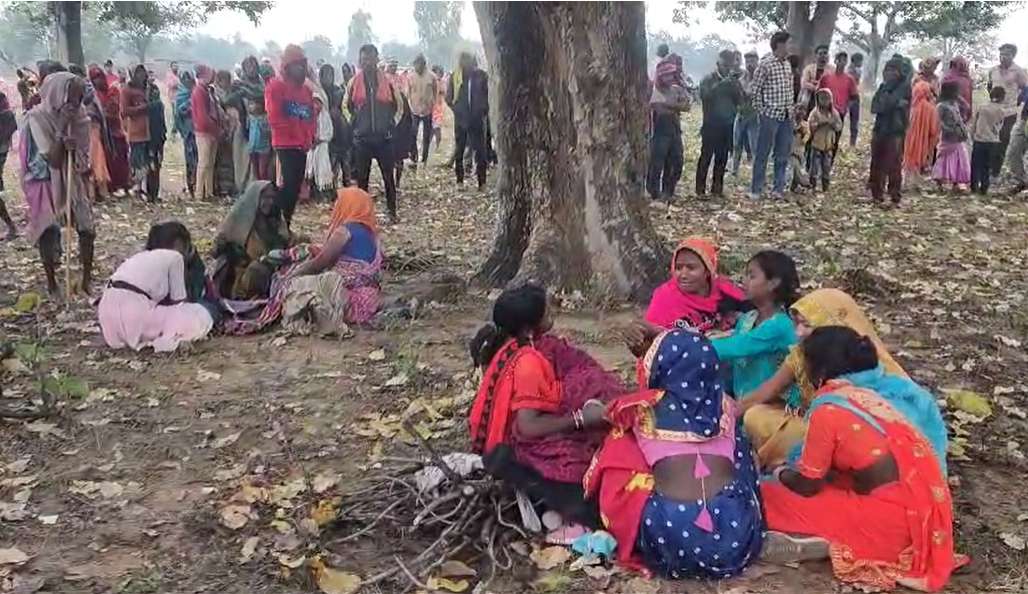 आसमानी आफतः आकाशीय बिजली गिरने से दो मासूम की मौत, परिजन के साथ लकड़ी बीनने गए थे जंगल