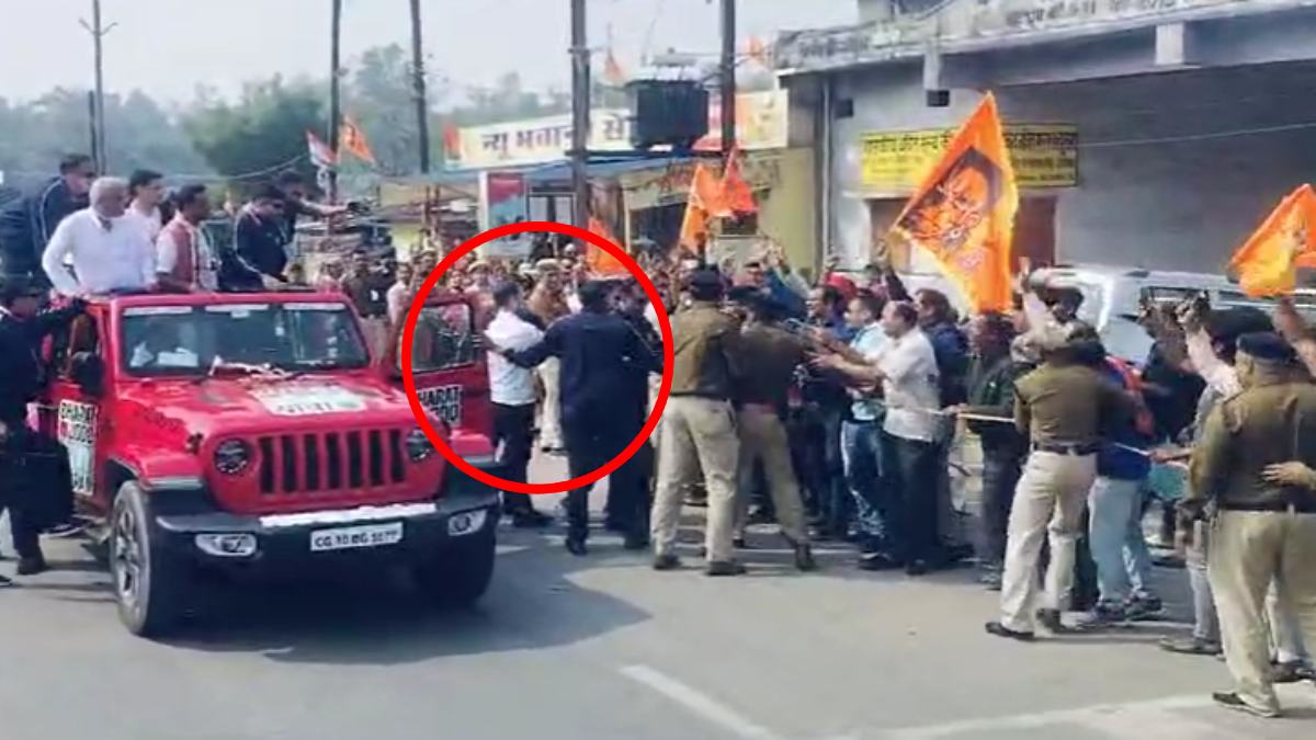 CG में मोदी-मोदी के नारों के बीच राहुल गांधी ने भाजपाई समर्थकों को दी फ्लाइंग KISS, मुलाकात कर मिलाया हाथ, देखें VIDEO…