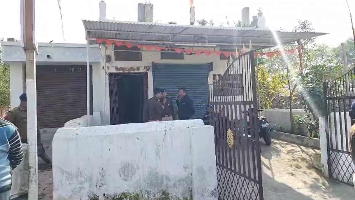 CG में लड़ाई के बहाने लूटः चाकू की नोक पर 15 लाख के जेवरात सहित कैश ले उड़े चोर, रात के अंधेरे में ऐसे दिया वारदात को अंजाम…