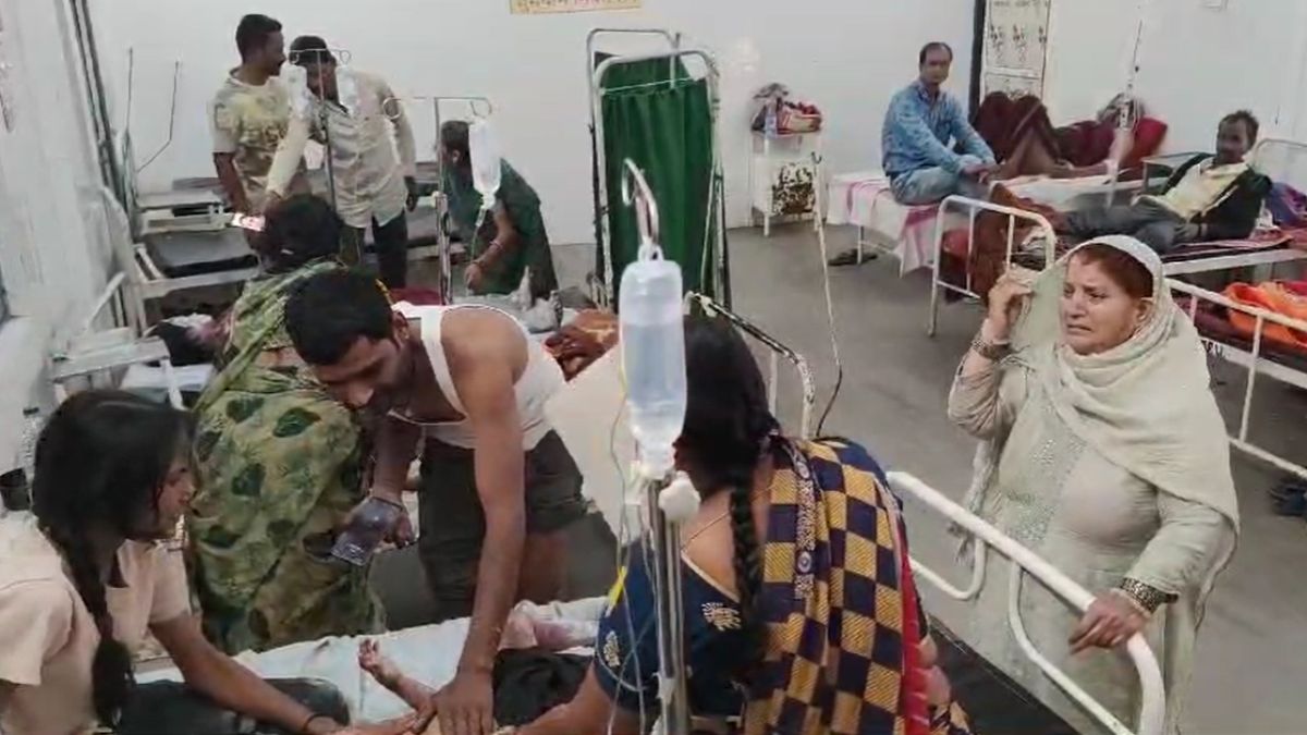 दीये से घर और दुकान में लगी भीषण आगः 4 घायलों में दो मासूम बच्चे भी शामिल, काले धुंए से दिन में छा गया अंधेरा