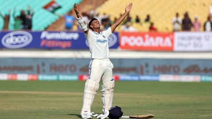 IND vs ENG 3rd Test: भारत ने पारी की घोषित, इंग्लैंड के सामने रखा 557 रन का लक्ष्य, यशस्वी ने लगातार दूसरे टेस्ट में दोहरा शतक जड़ रचा इतिहास