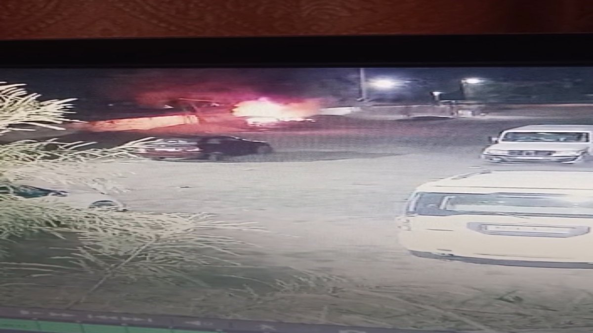 प्रॉपर्टी डीलर से बदला लेने कार में लगा दी आगः वारदात CCTV कैमरे में कैद, पुलिस बदमाशों की तलाश में जुटी