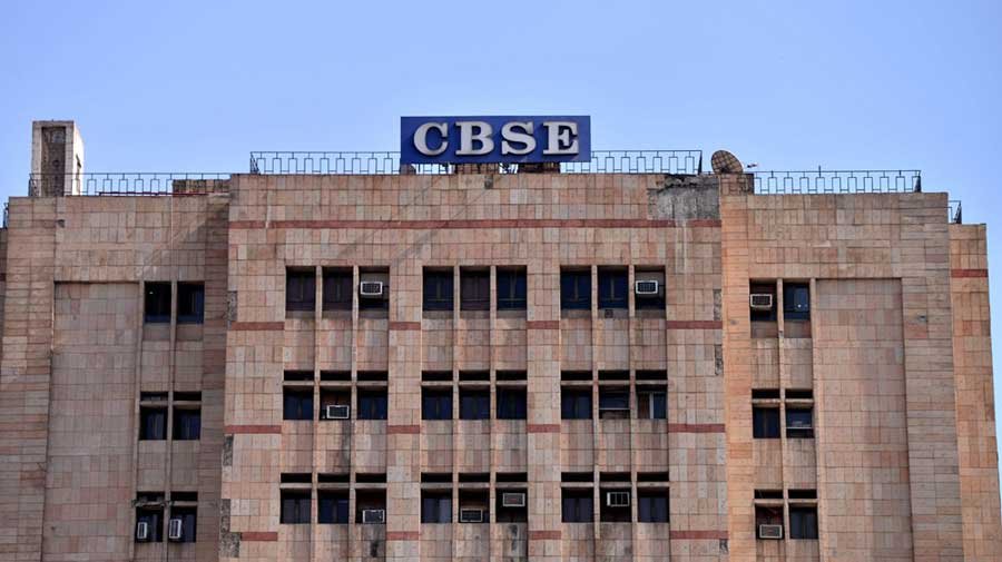 Major Change in CBSE Board: 10वीं कक्षा में 5 की बजाय होंगे 10 पेपर, 12वीं में भी 5 की जगह 6 विषय करने होंगे पास, जनिए कितना बदल जाएगा पढ़ाई का तरीका