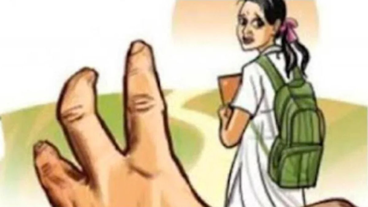 शिक्षा के मंदिर में छात्राओं से दुर्व्यवहार : छेड़छाड़ करने वाला टीचर पहुंचा सलाखों के पीछे