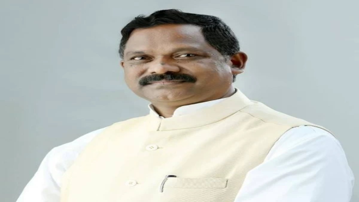 पूर्व मंत्री अमरजीत भगत के ठिकानों पर चल रही IT की रेड खत्म, घर से क्या-क्या लेकर गई टीम!