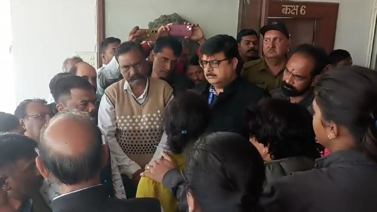 गर्भवती महिला की मौत का मामला, ब्राह्मण समाज ने कलेक्टर से की कार्रवाई की मांग, सौंपा ज्ञापन