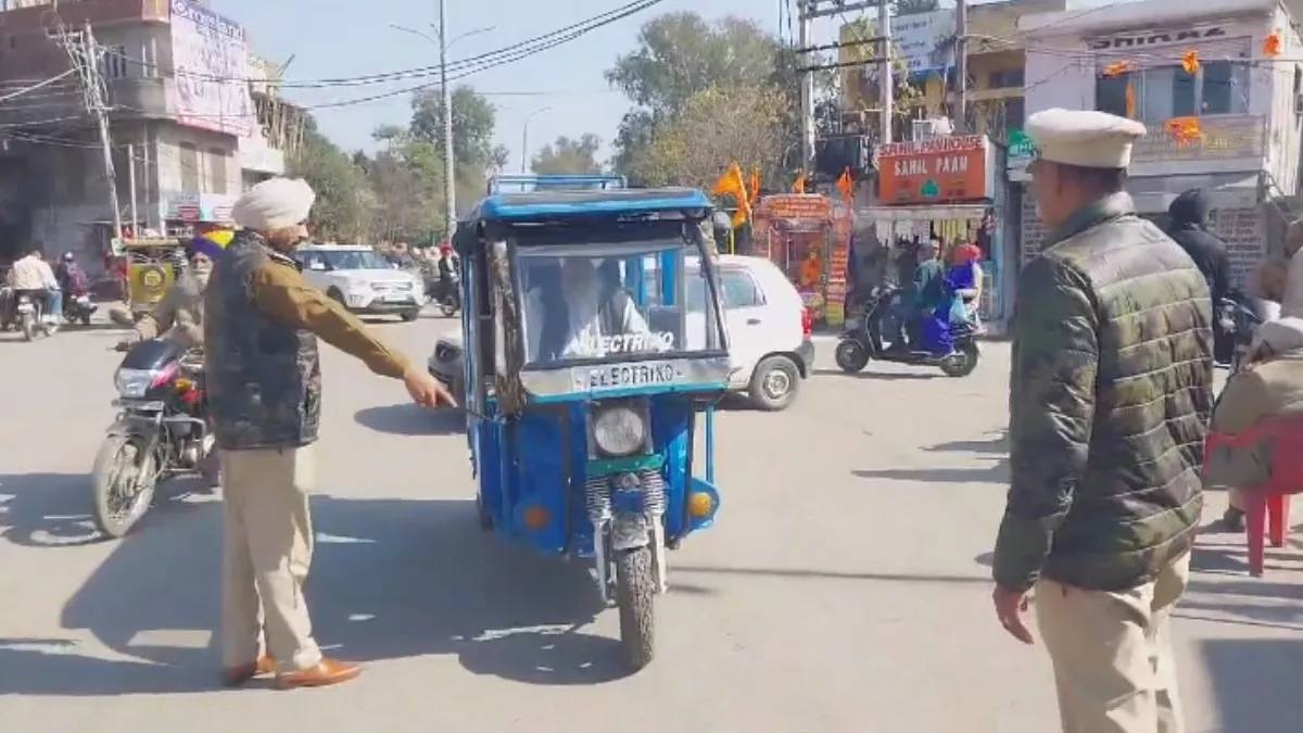 Punjab News: रजिस्ट्रेशन और लाइसेंस के बिना ई-रिक्शा चलाने वालों की खैर नहीं, नियम का उल्लंघन करने वालों पर होगी सख्त कार्रवाई