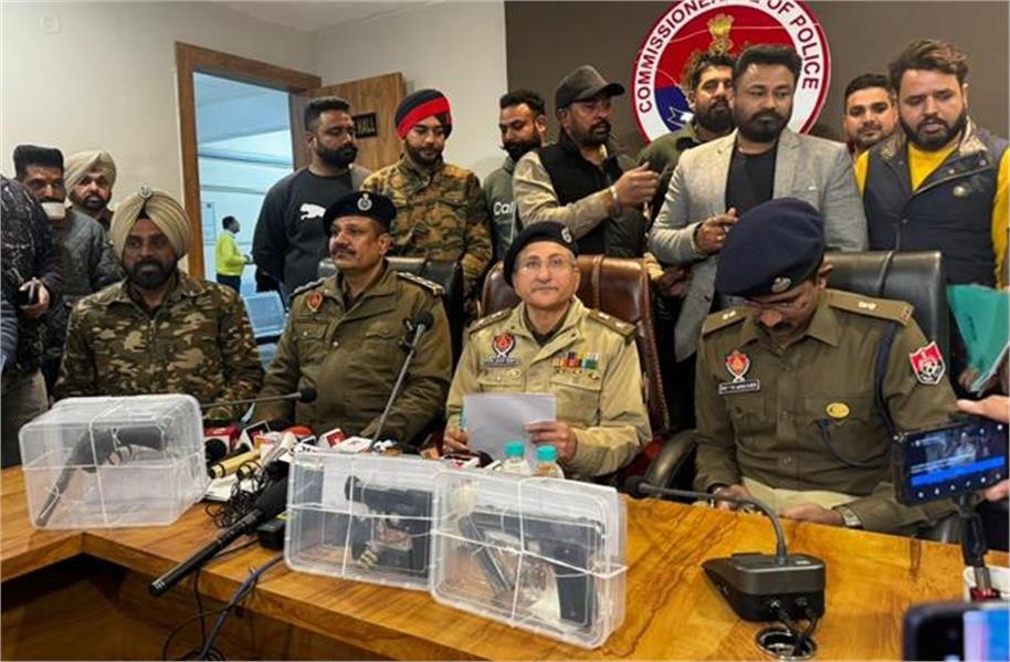 Punjab Crime: जालंधर पुलिस को मिली बड़ी सफलता, लॉरेंस बिश्नोई गैंग से जुड़े 8 गैंगस्टर को किया गिरफ्तार