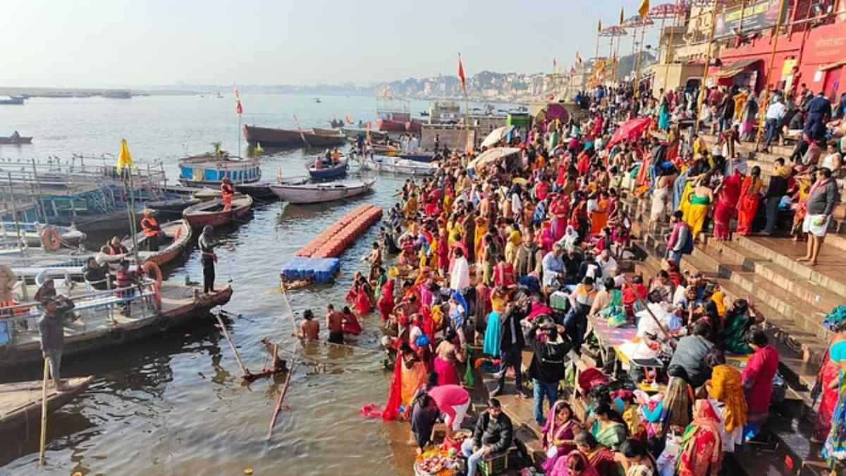 Mauni Amavasya 2024 : मौनी अमावस्या पर काशी में लाखों श्रद्धालुओं ने पवित्र गंगा नदी में लगाई डुबकी