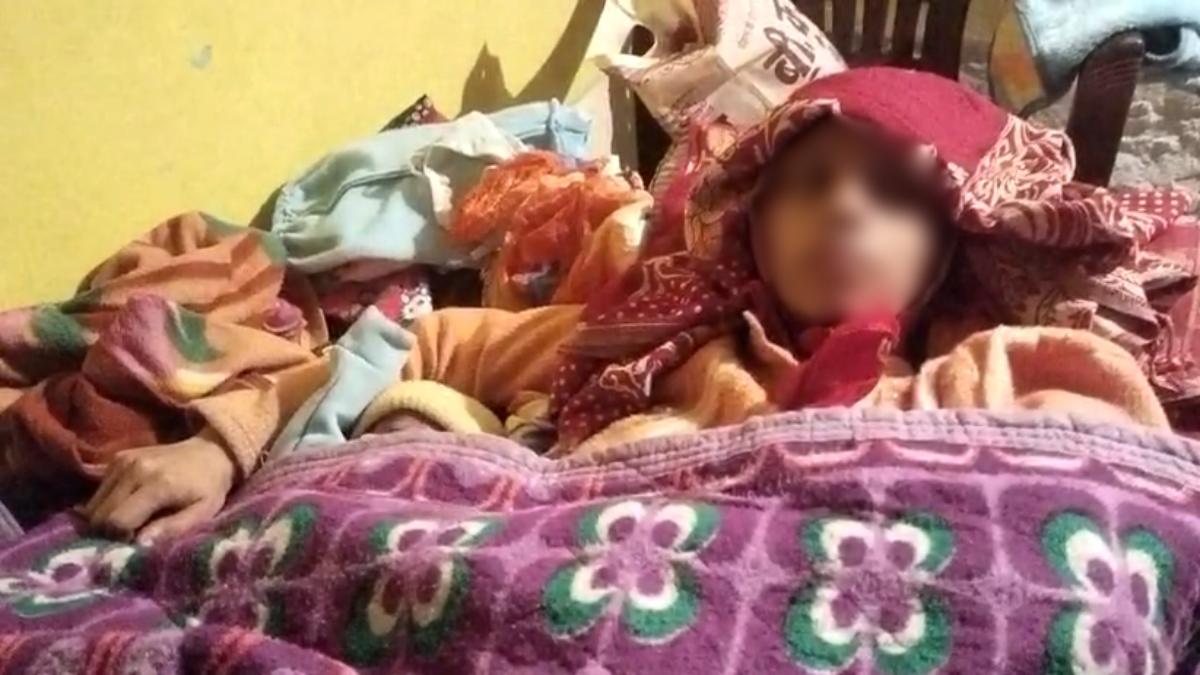 स्वास्थ्य कर्मियों का कारनामा: डिलीवरी के बाद महिला के शरीर के अंदर छोड़ा कपडे़ का टुकड़ा, फिर…