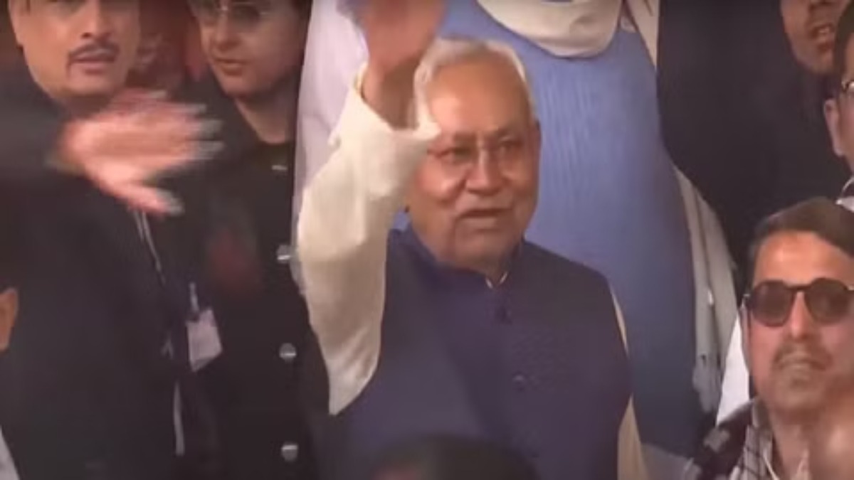 CM नीतीश कुमार पहुंचे विधानसभा, डिप्टी सीएम सम्राट ने साधा निशाना, कहा- तेजस्वी यादव को देंगे खिलौना