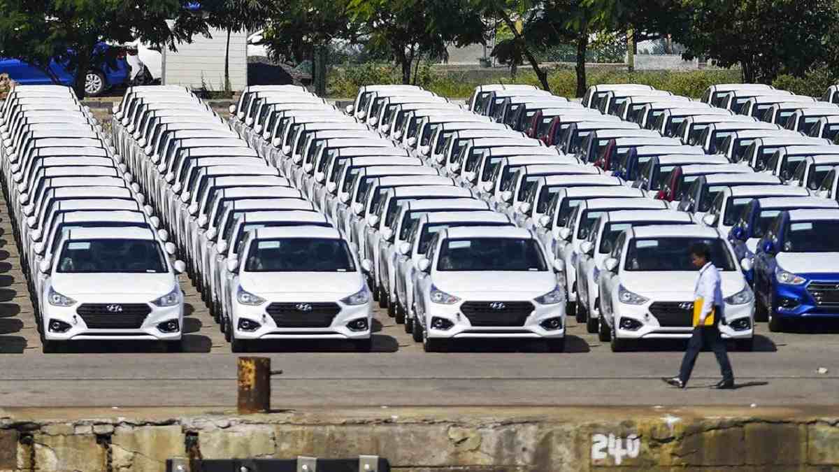 Online Car Sale Detail : भारतीय बाजार में रिकॉर्डतोड़ ऑनलाइन बिकी कार, जानिए किन कंपनियों की बल्ले-बल्ले ?