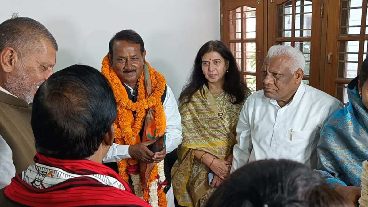 BJP प्रत्याशी देवेंद्र प्रताप सिंह ने राज्यसभा चुनाव के लिए विधानसभा में भरा नामांकन, PM मोदी को बताया सबसे डायनामिक और डैशिंग लीडर