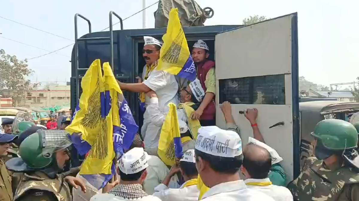 MP: AAP के संभागीय प्रमुख समेत 20 कार्यकर्ता गिरफ्तार, ट्रेन रोकने की कर रहे थे कोशिश