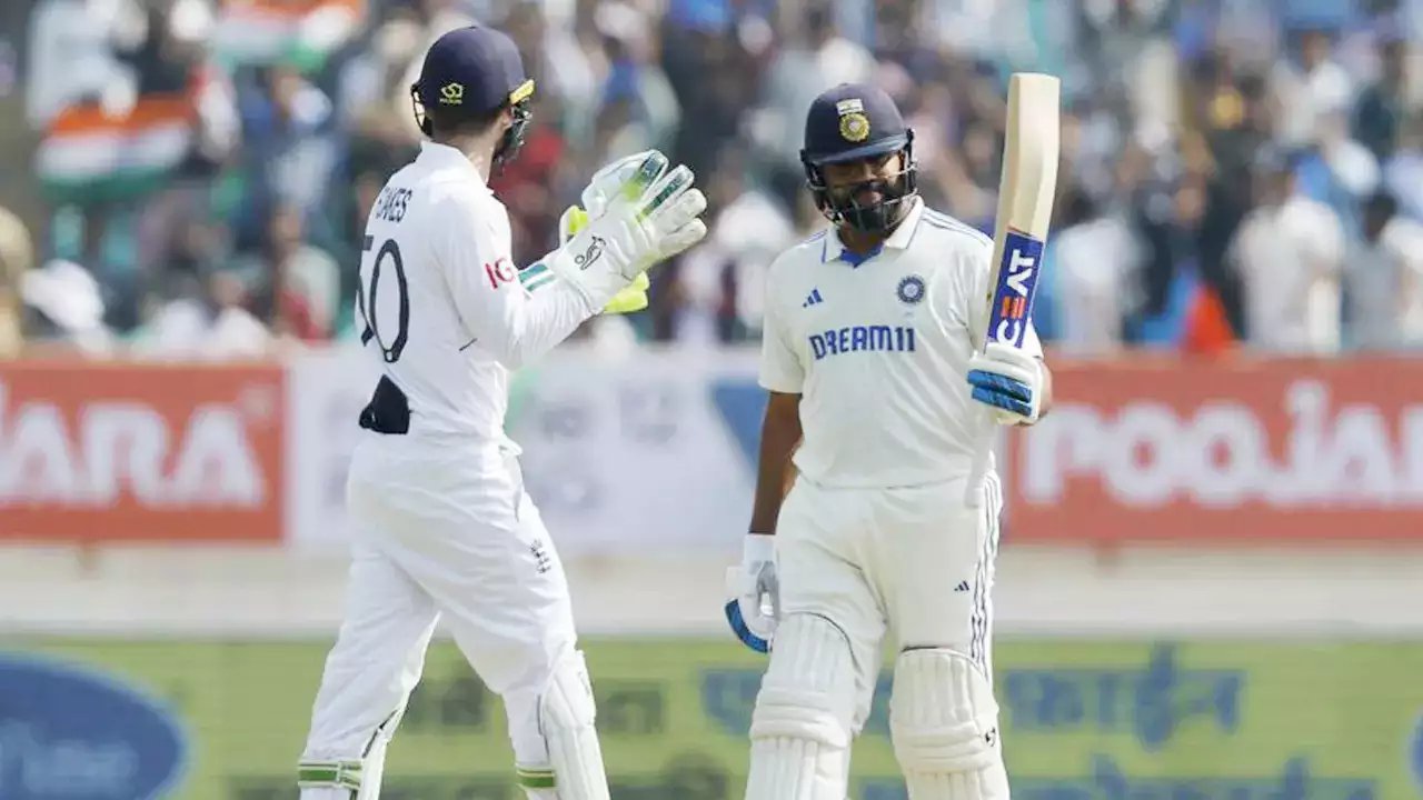 IND vs ENG 3rd Test: राजकोट में हिटमैन ने खेली कप्तानी पारी, ठोका 11वां टेस्ट शतक, इस मामले में जो रूट को छोड़ा पीछे