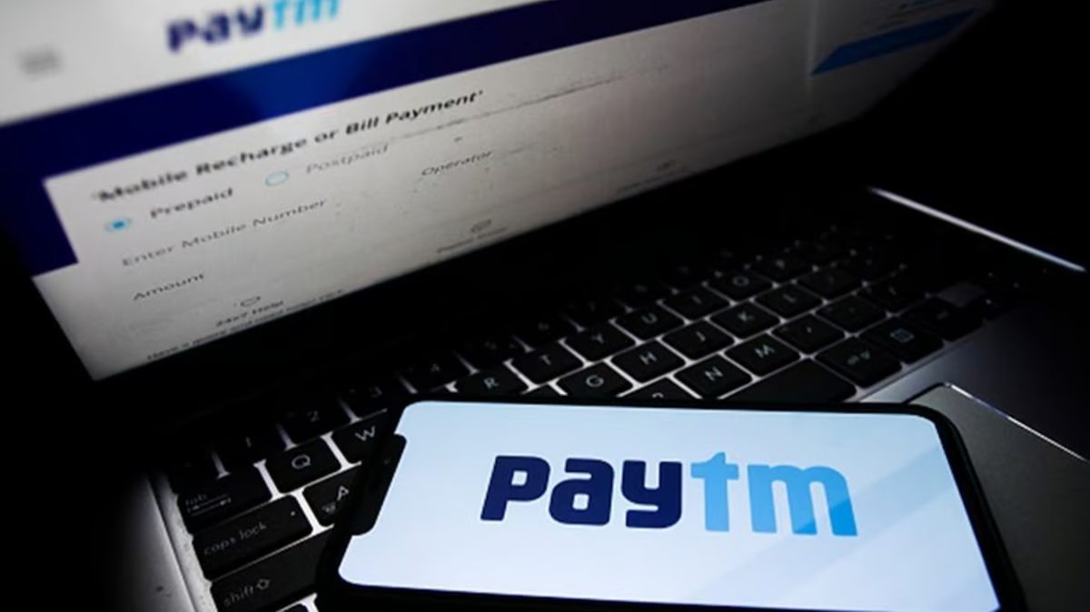 Paytm Share Price: पेटीएम को हो रहा घाटे पर घाटा,  24 प्रतिशत गिरे शेयर, बैंक पर बैन की डेडलाइन करीब