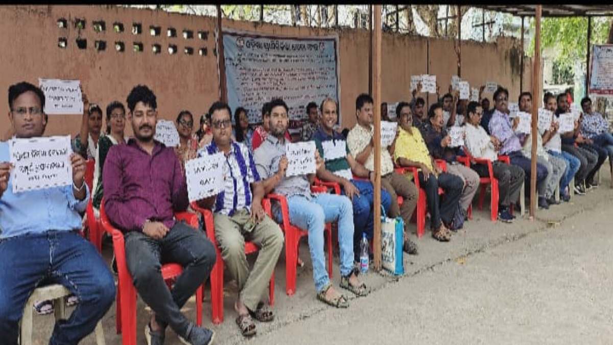 Odisha News : सरकार के साथ बातचीत के बाद समाप्त हुई पशु चिकित्सकों की हड़ताल