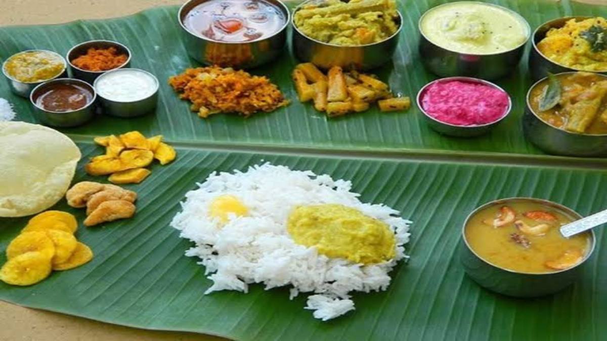 केले के पत्ते में परोसा गया खाना होता है बहुत स्वादिष्ट, इसमें खाने से मिलते हैं कई फायदे