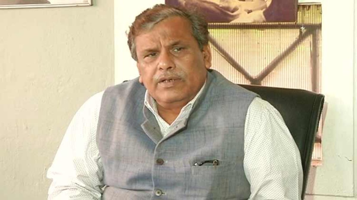 पूर्व मंत्री श्रीकांत जेना ने की CM पटनायक की आलोचना, कहा- अश्विनी वैष्णव ने ओडिशा की पीठ में घोंपा छुरा