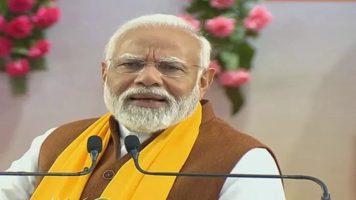 दो दिवसीय दौरे पर वाराणसी पहुंचे PM मोदी, इंडी गठबंधन को बताया दलित विरोधी