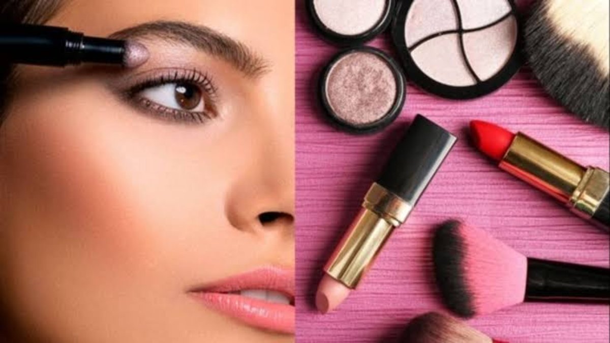 Makeup Tips : बसंत के मौसम में करें ऐसा मेकअप, लगेंगी बेहद खूबसूरत