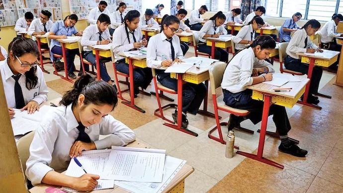पढ़ाई का बोझ होगा कम! अब साल में दो बार होंगे Board Exam, स्कूल शिक्षा विभाग ने जारी किया आदेश