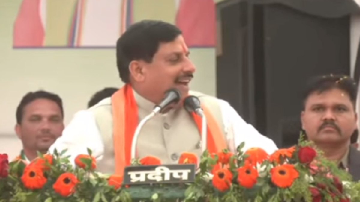 CM मोहन का कमलनाथ पर तंज: छिंदवाड़ा में मंच से बोले- ‘कुछ लोग भाजपा में आने के लिए हो रहे डामाडोल’