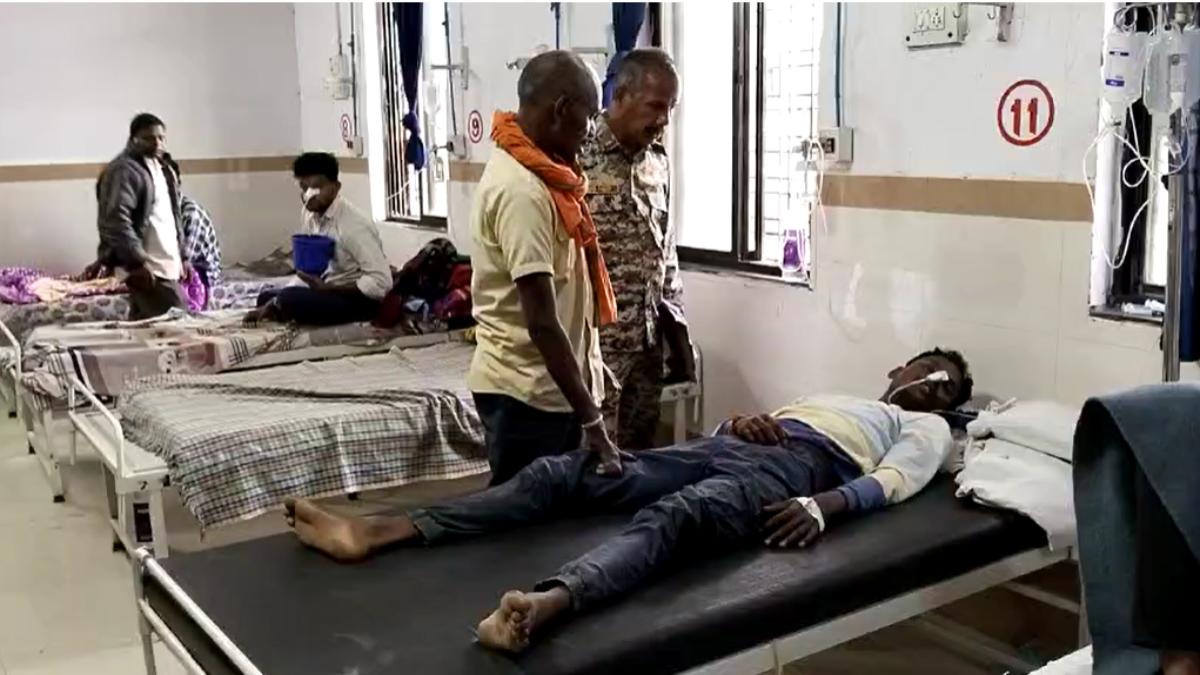 प्रेम प्रसंग के चलते युवक और युवती ने खाया जहरः दोनों जिला अस्पताल में भर्ती, युवक की हालत गंभीर