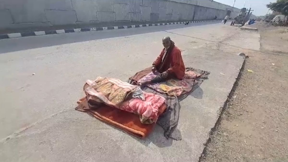 इंसानियत शर्मसारः कड़ाके की ठंड में बुजुर्ग पिता को बेटे ने धक्के मारकर घर से निकाला, पुलिस ने…