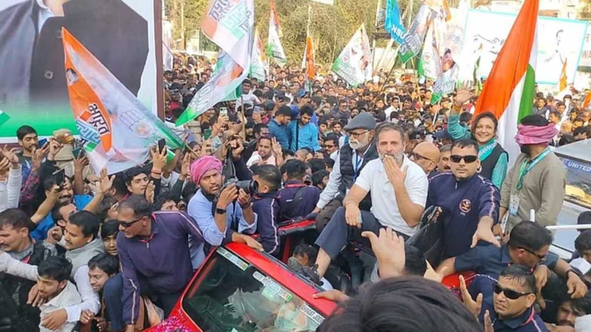 कांग्रेस नेता राहुल गांधी पहुंचे प्रयागराज, भारत जोड़ो न्याय यात्रा में उमड़ा जनसैलाब, स्वागत में बरसाए फूल