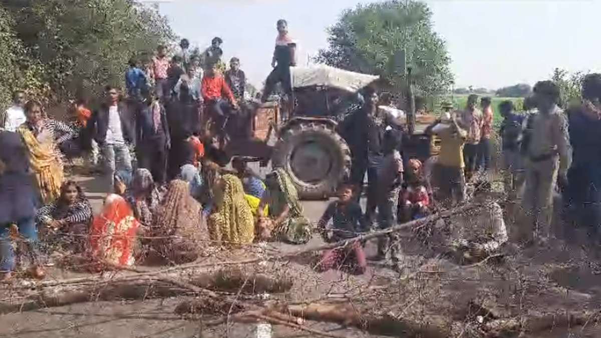 हिट एंड रन केस: तेज रफ्तार वाहन ने 7 वर्षीय मासूम को मारी टक्कर, इलाज के दौरान मौत, ग्रामीणों ने किया चक्काजाम